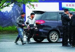 爆料航拍车队视频播放,揭秘车队动态与壮观场面