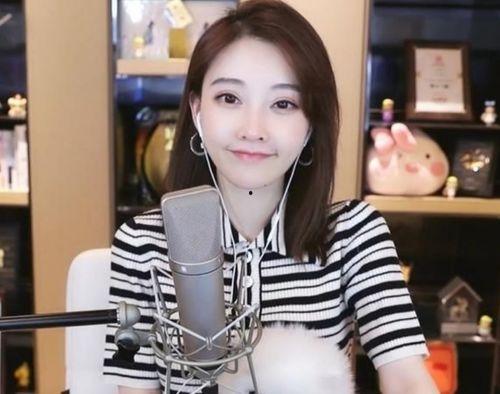 淑芬爆料新皮肤视频,新皮肤视频首度曝光，神秘特效引期待