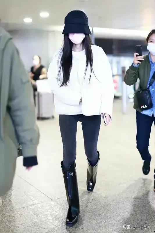 明星穿衣大爆料最新视频,最新视频大爆料，潮流趋势一网打尽