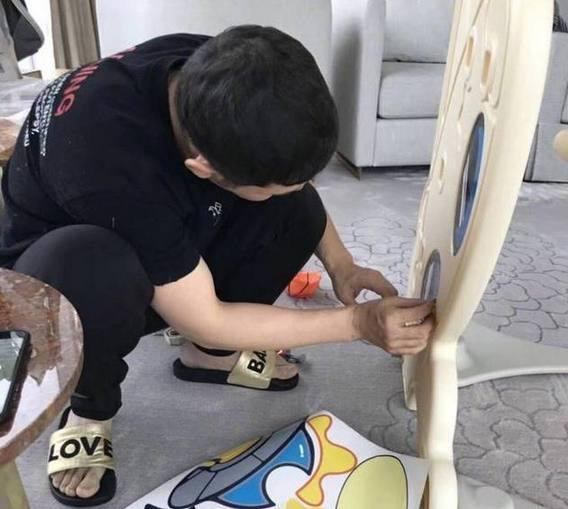 拖鞋爸爸直播爆料视频,独家爆料背后的故事