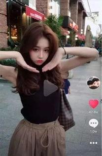 抖音网红琳琳吃瓜视频,抖音网红琳琳带你揭秘最新吃瓜视频